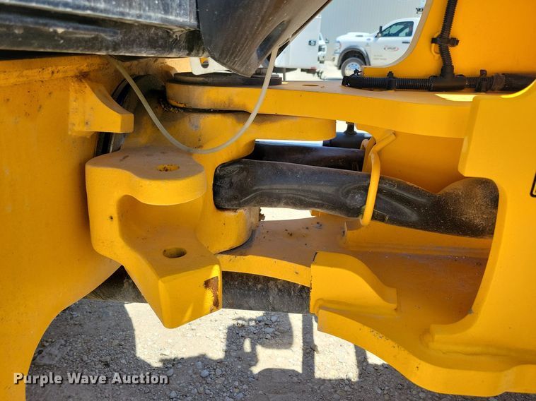 image for item DG0616 2022 JCB 407 wheel loader