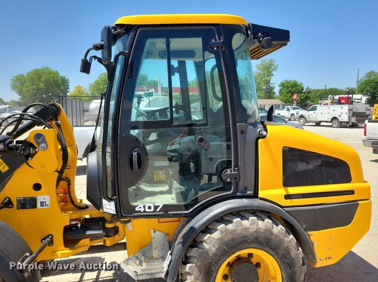 image for item DG0616 2022 JCB 407 wheel loader