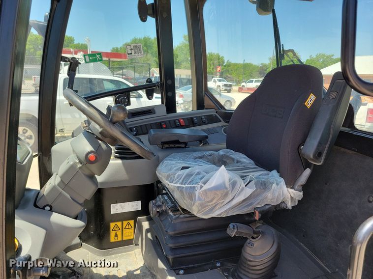 image for item DG0616 2022 JCB 407 wheel loader