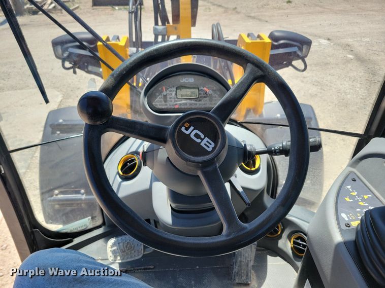 image for item DG0616 2022 JCB 407 wheel loader