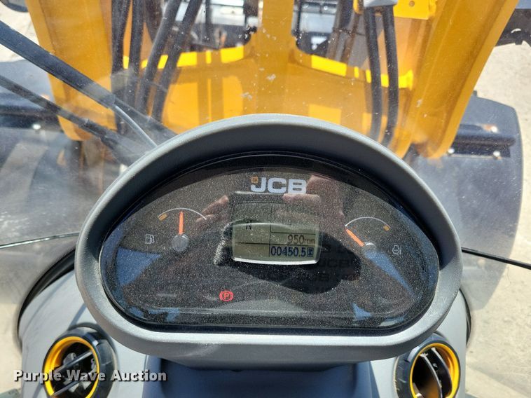 image for item DG0616 2022 JCB 407 wheel loader
