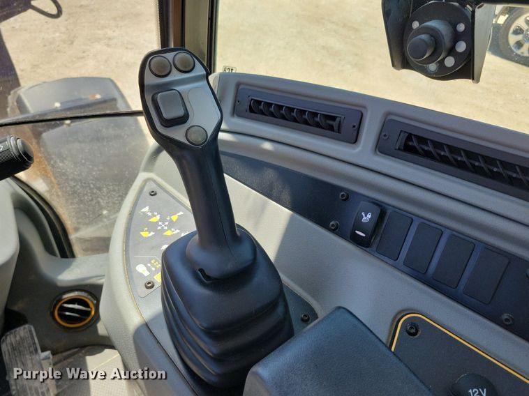 image for item DG0616 2022 JCB 407 wheel loader