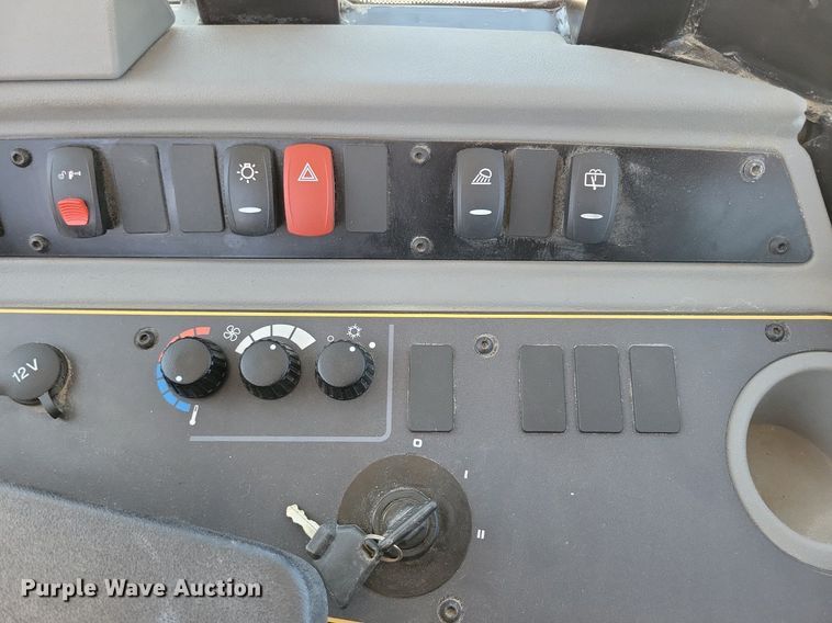 image for item DG0616 2022 JCB 407 wheel loader