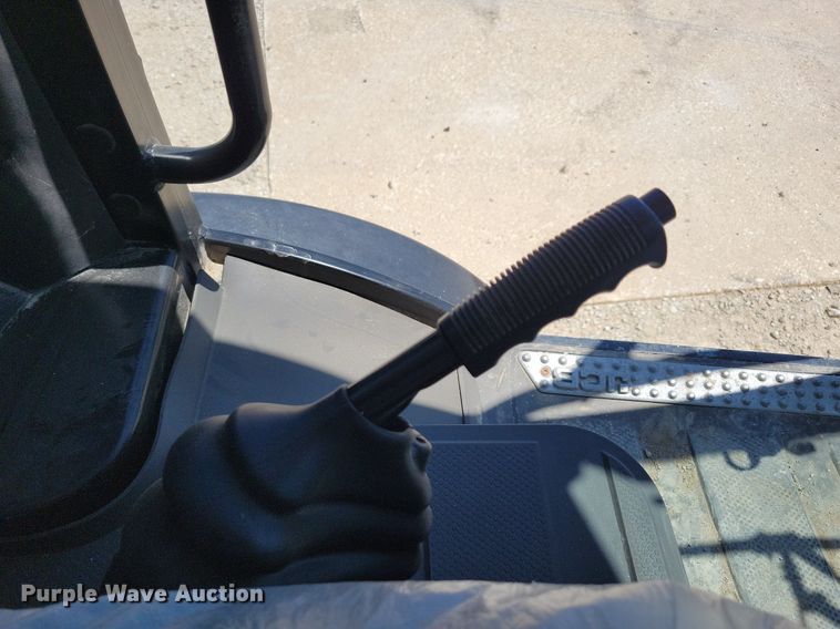 image for item DG0616 2022 JCB 407 wheel loader