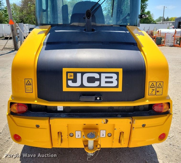 image for item DG0616 2022 JCB 407 wheel loader