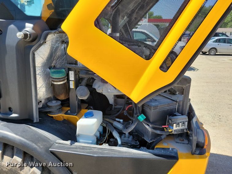 image for item DG0616 2022 JCB 407 wheel loader