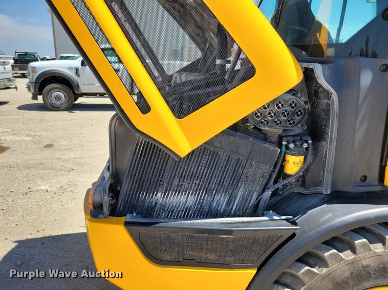 image for item DG0616 2022 JCB 407 wheel loader