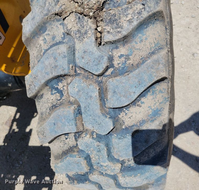 image for item DG0616 2022 JCB 407 wheel loader