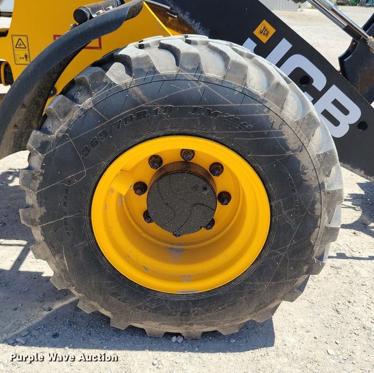 image for item DG0616 2022 JCB 407 wheel loader