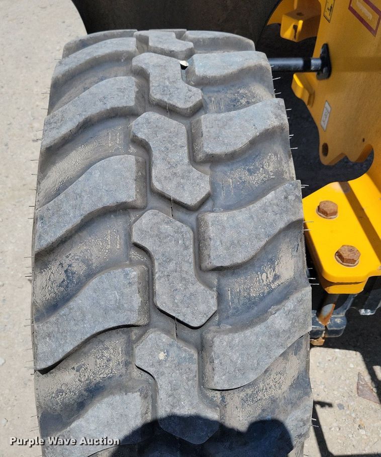 image for item DG0616 2022 JCB 407 wheel loader