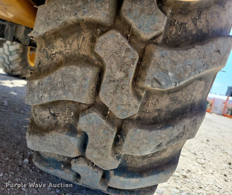 image for item DG0616 2022 JCB 407 wheel loader