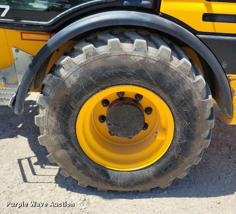 image for item DG0616 2022 JCB 407 wheel loader