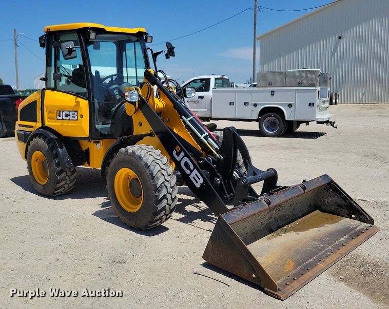 image for item DG0617 2022 JCB 407 wheel loader