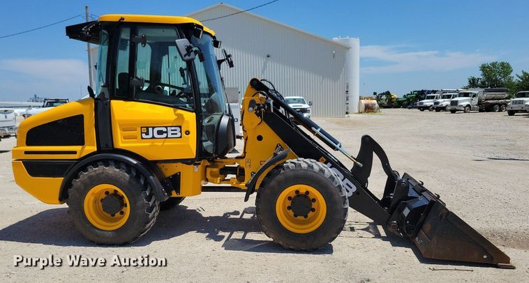 image for item DG0617 2022 JCB 407 wheel loader