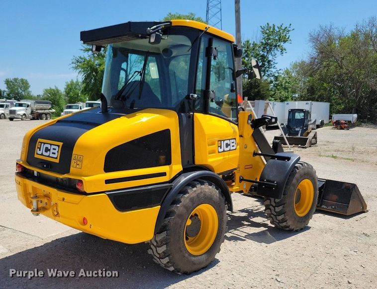 image for item DG0617 2022 JCB 407 wheel loader