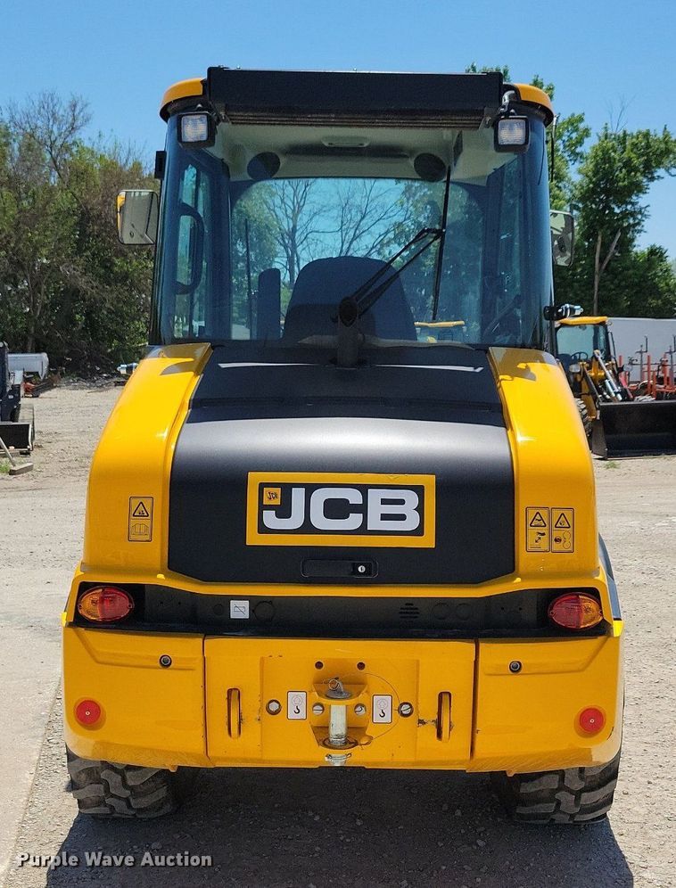 image for item DG0617 2022 JCB 407 wheel loader
