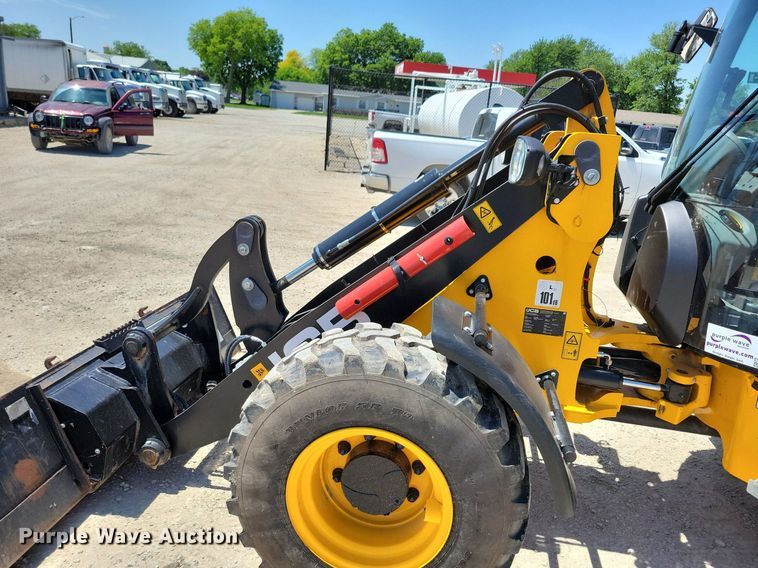 image for item DG0617 2022 JCB 407 wheel loader