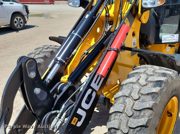 image for item DG0617 2022 JCB 407 wheel loader