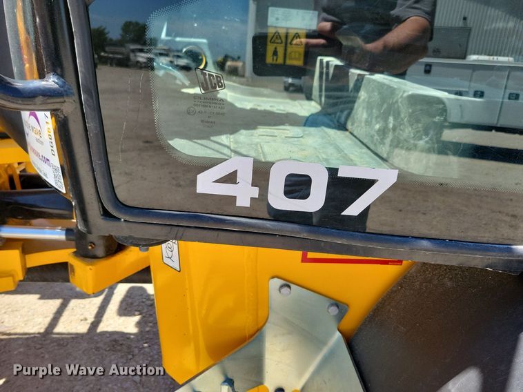 image for item DG0617 2022 JCB 407 wheel loader
