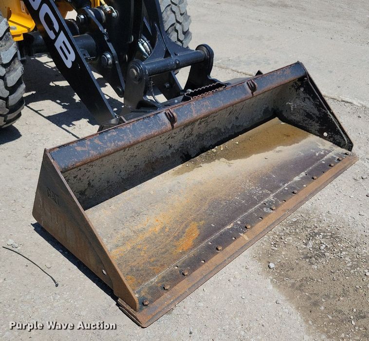 image for item DG0617 2022 JCB 407 wheel loader