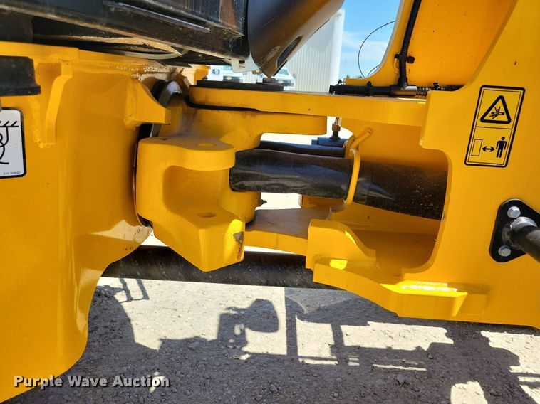 image for item DG0617 2022 JCB 407 wheel loader