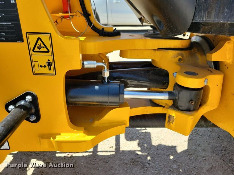 image for item DG0617 2022 JCB 407 wheel loader