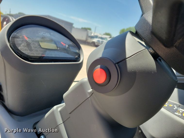 image for item DG0617 2022 JCB 407 wheel loader