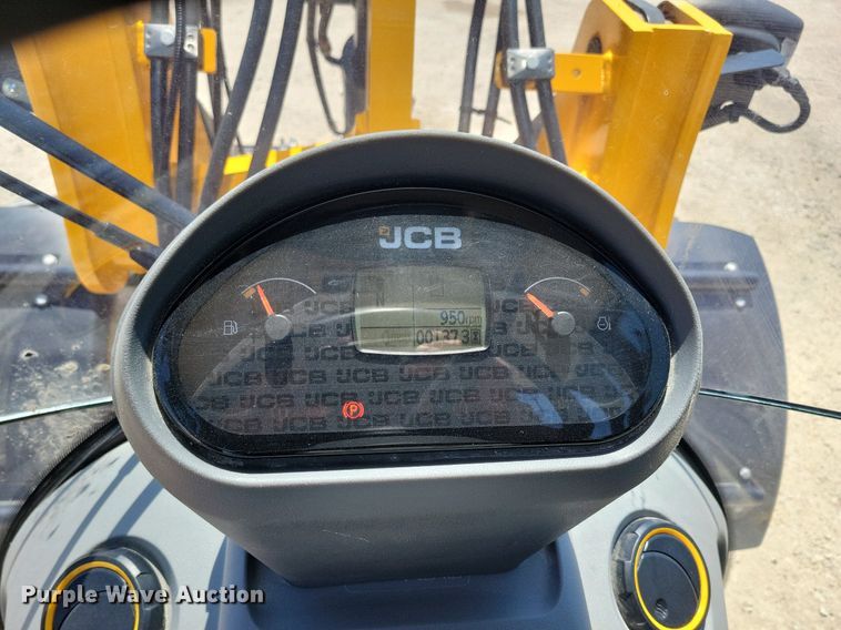 image for item DG0617 2022 JCB 407 wheel loader