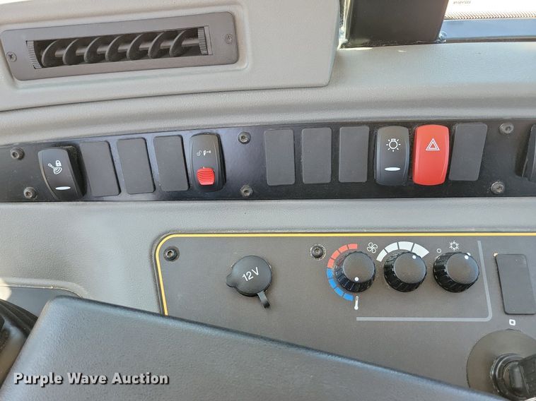 image for item DG0617 2022 JCB 407 wheel loader