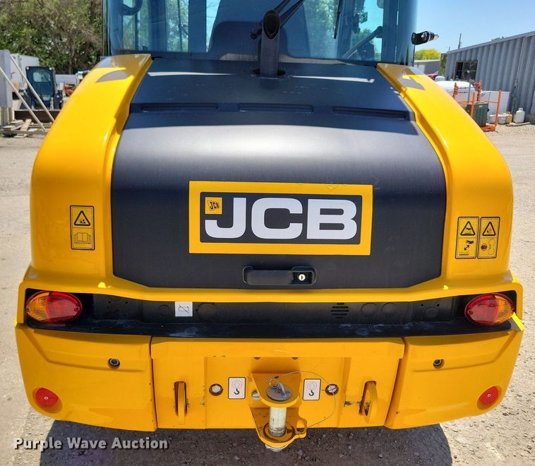 image for item DG0617 2022 JCB 407 wheel loader