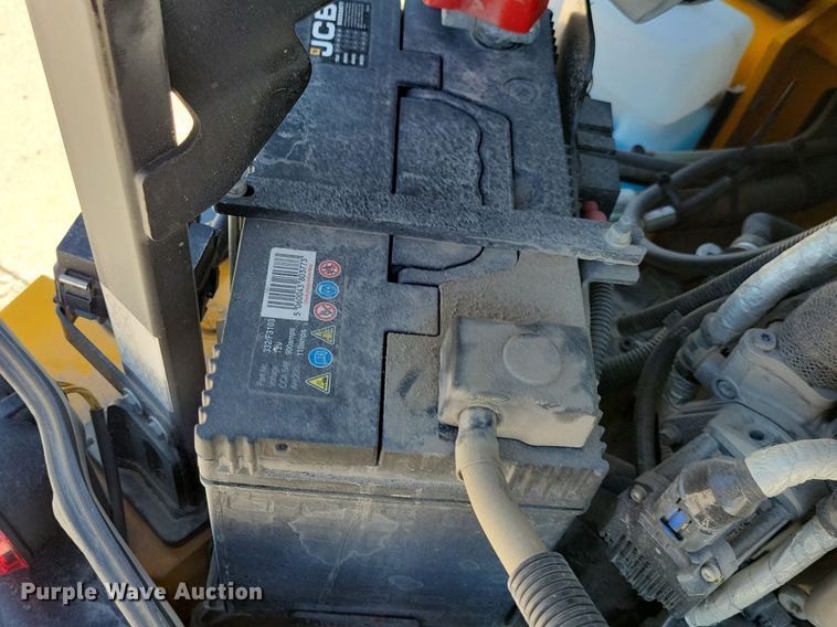 image for item DG0617 2022 JCB 407 wheel loader