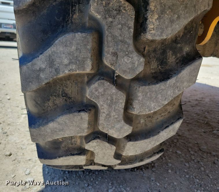 image for item DG0617 2022 JCB 407 wheel loader