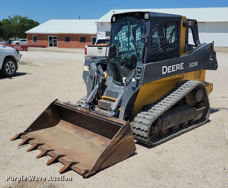 image for item DG0618 2018 John Deere 323E tracked skid steer loader