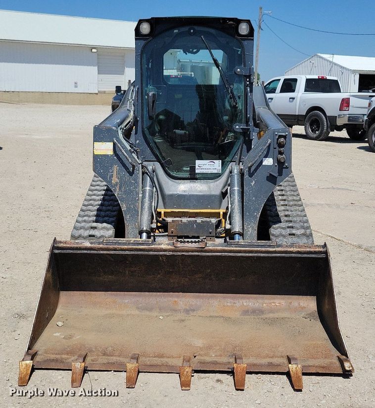 image for item DG0618 2018 John Deere 323E tracked skid steer loader