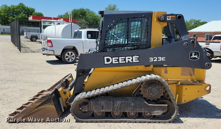 image for item DG0618 2018 John Deere 323E tracked skid steer loader