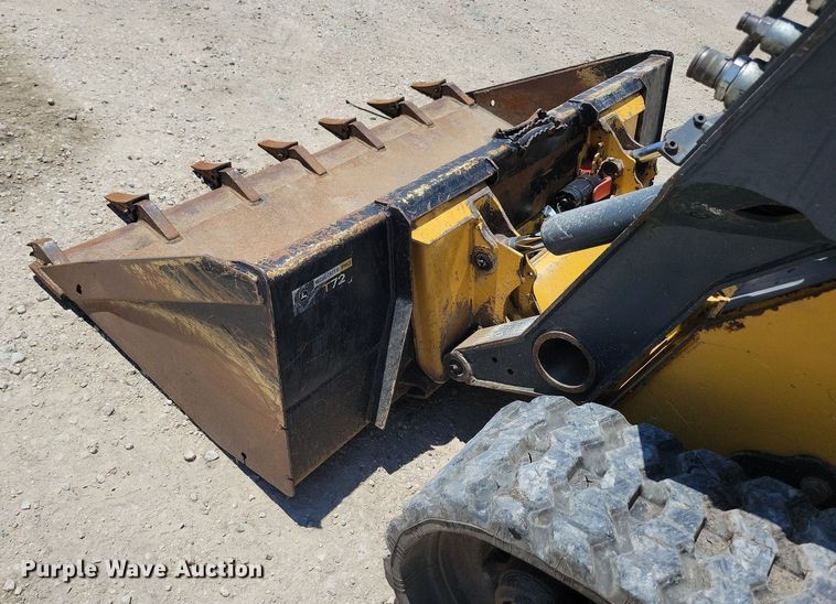 image for item DG0618 2018 John Deere 323E tracked skid steer loader