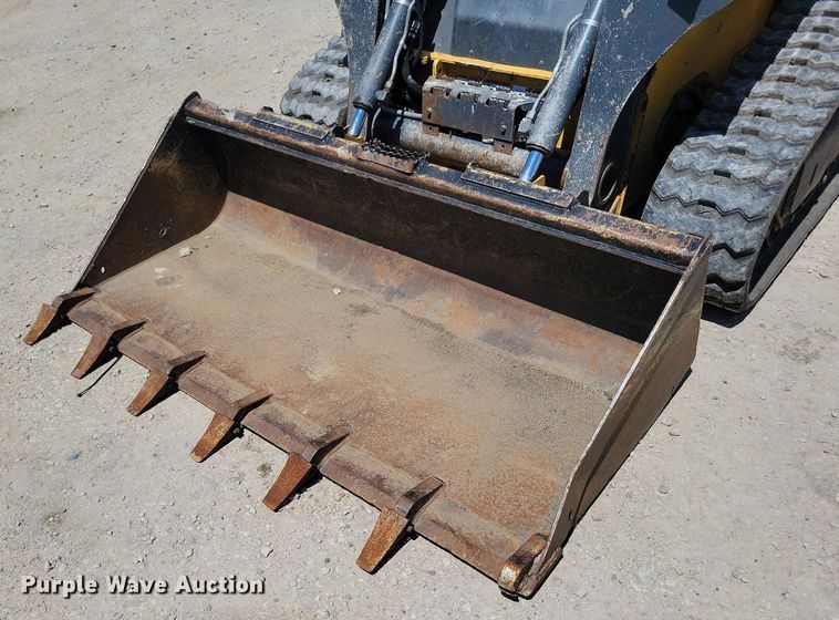 image for item DG0618 2018 John Deere 323E tracked skid steer loader
