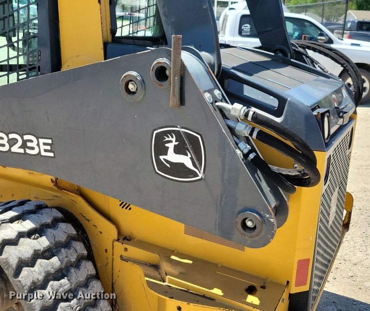 image for item DG0618 2018 John Deere 323E tracked skid steer loader