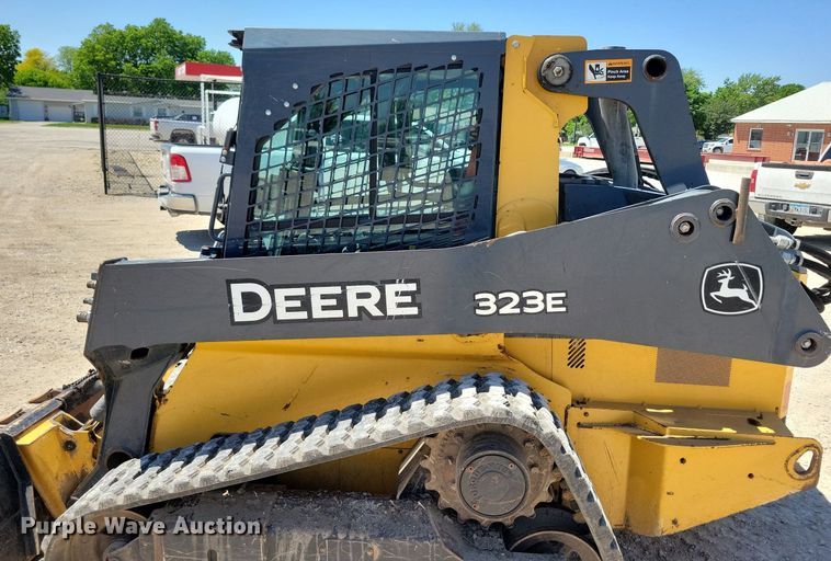 image for item DG0618 2018 John Deere 323E tracked skid steer loader