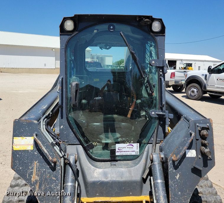 image for item DG0618 2018 John Deere 323E tracked skid steer loader