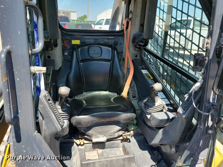 image for item DG0618 2018 John Deere 323E tracked skid steer loader