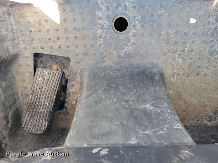 image for item DG0618 2018 John Deere 323E tracked skid steer loader