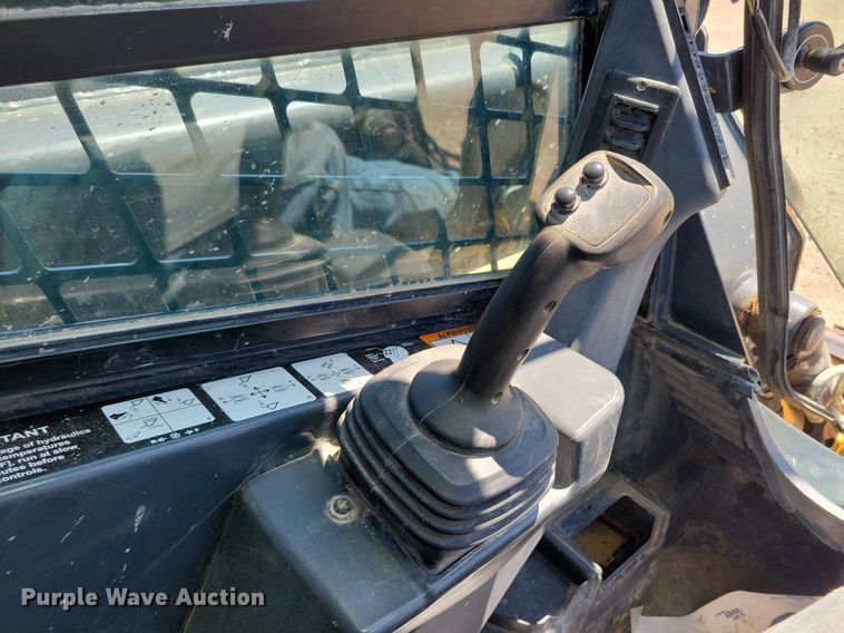 image for item DG0618 2018 John Deere 323E tracked skid steer loader