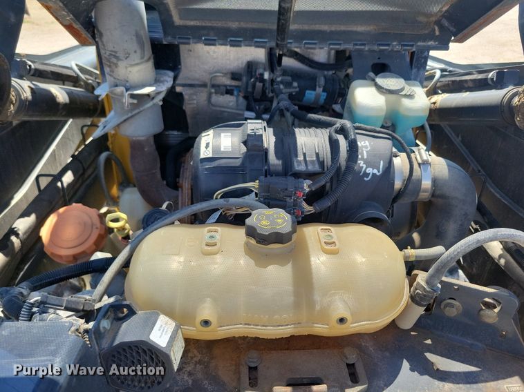 image for item DG0618 2018 John Deere 323E tracked skid steer loader