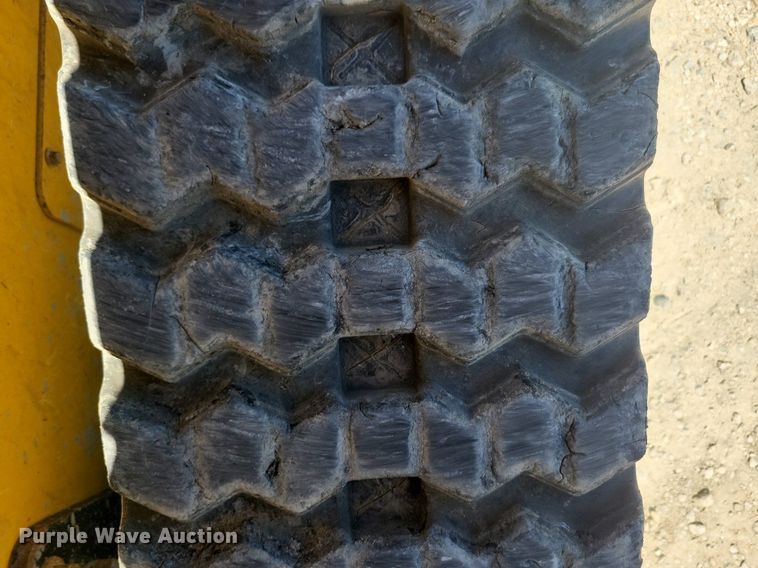 image for item DG0618 2018 John Deere 323E tracked skid steer loader