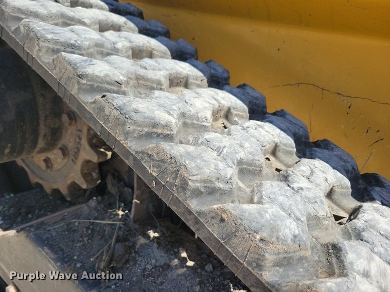 image for item DG0618 2018 John Deere 323E tracked skid steer loader