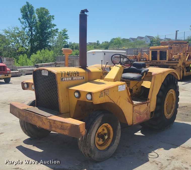image for item DG0620 John Deere 760 scraper tractor