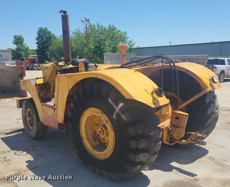image for item DG0620 John Deere 760 scraper tractor
