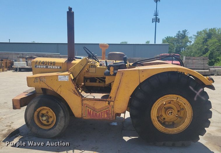 image for item DG0620 John Deere 760 scraper tractor