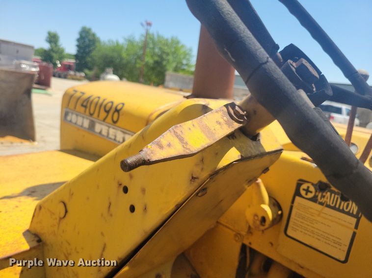 image for item DG0620 John Deere 760 scraper tractor